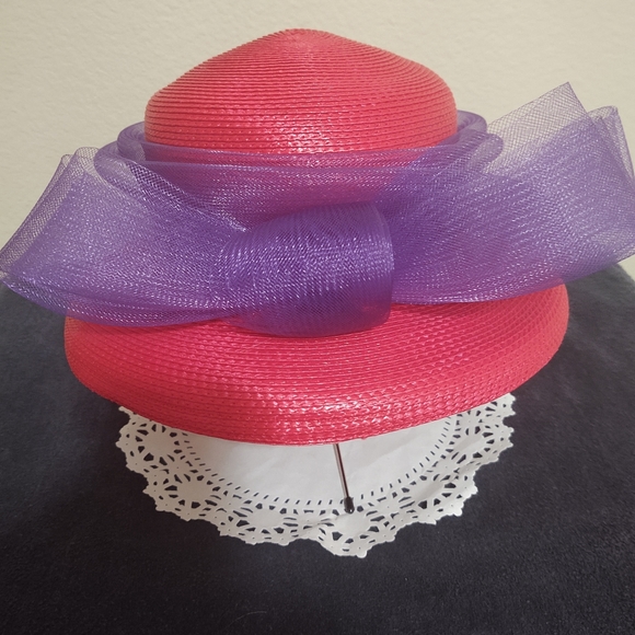 Red Hat - Picture 3 of 3